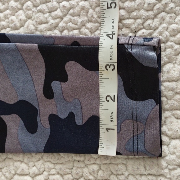 Koral Size Small Lustrous High Rise Legging Midnight Camo - Picture 5 of 15